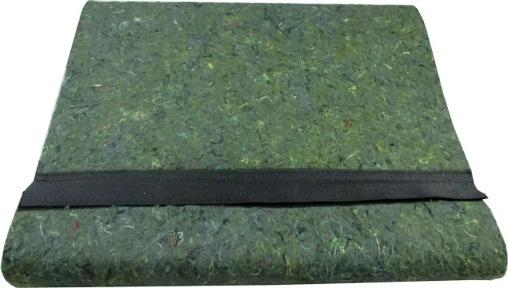 Grüner Filzstoff mit schwarzem Gummiband, möglicherweise für eine stabile Unterlage oder Isolierung, gehört zur Marke Wolf.